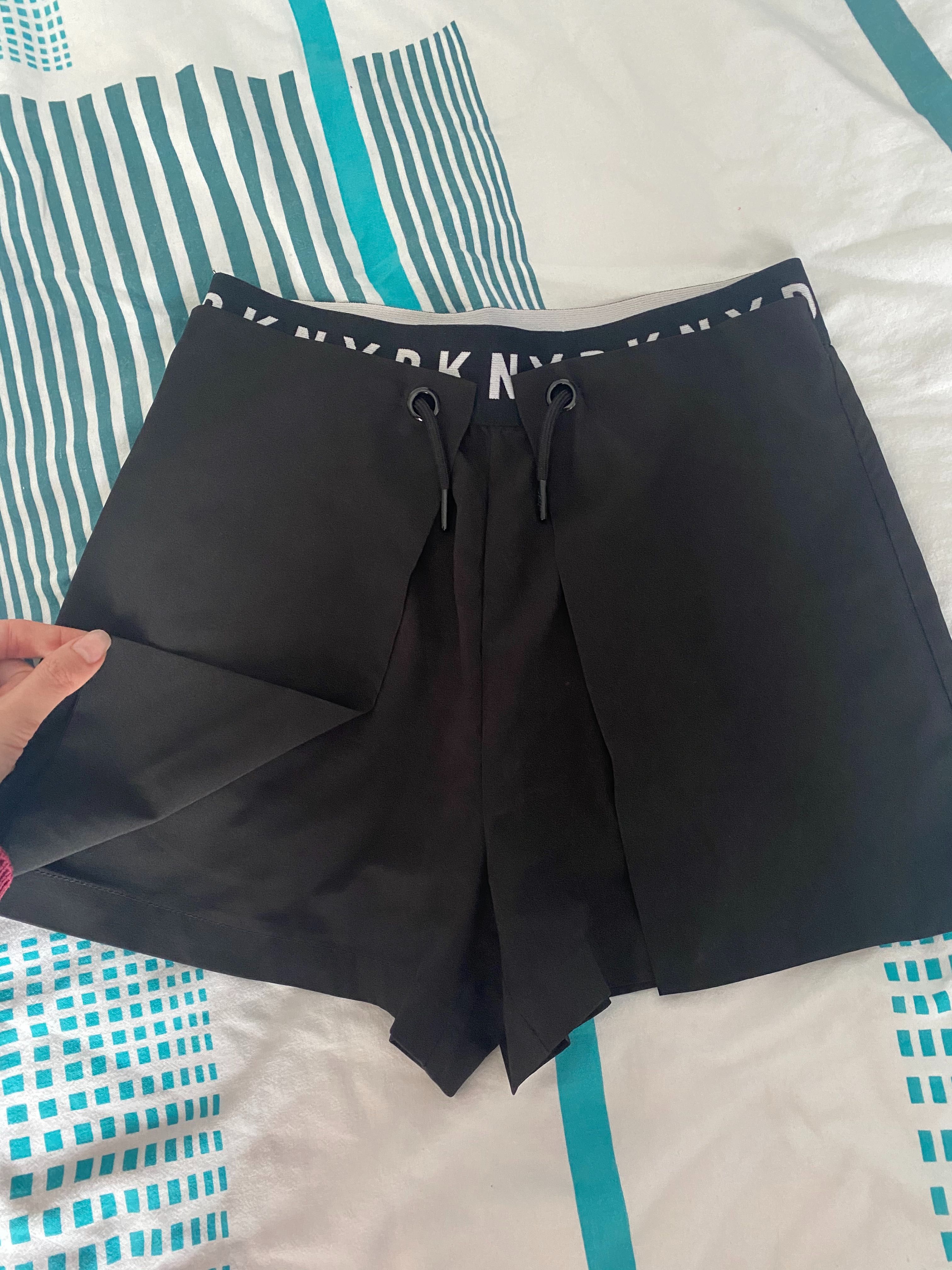 Къси панталони DKNY xs