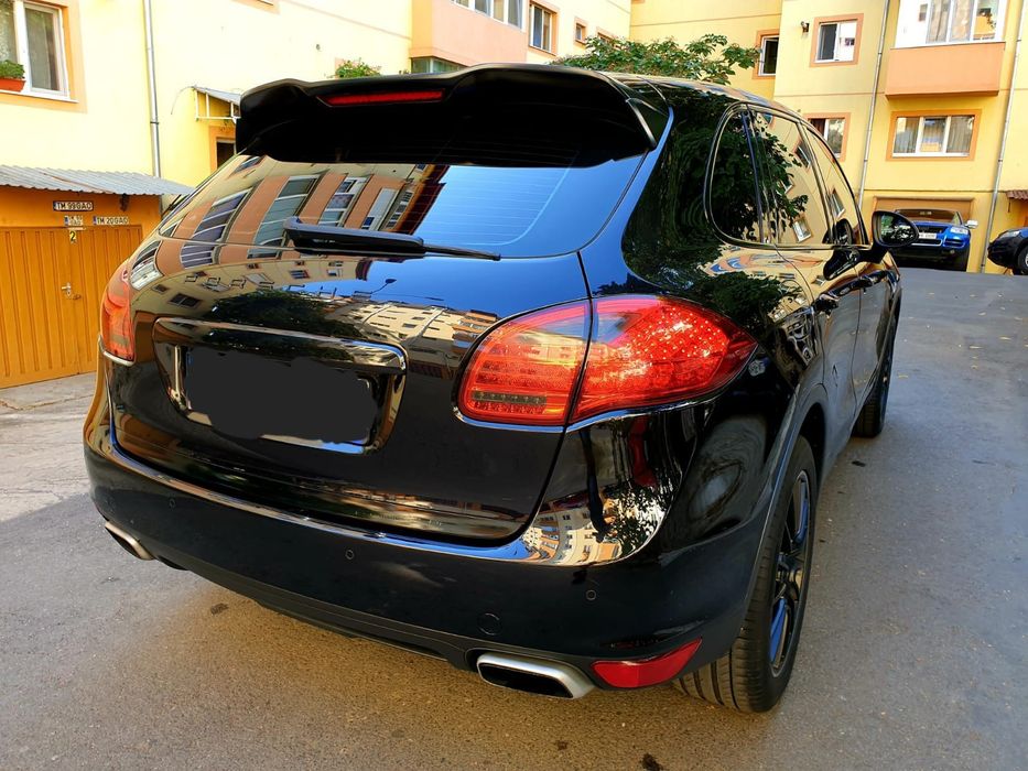 Vând Porsche Cayenne 3.0diesel,jante Turbo GTS

- Jante R20 Turbo GTS