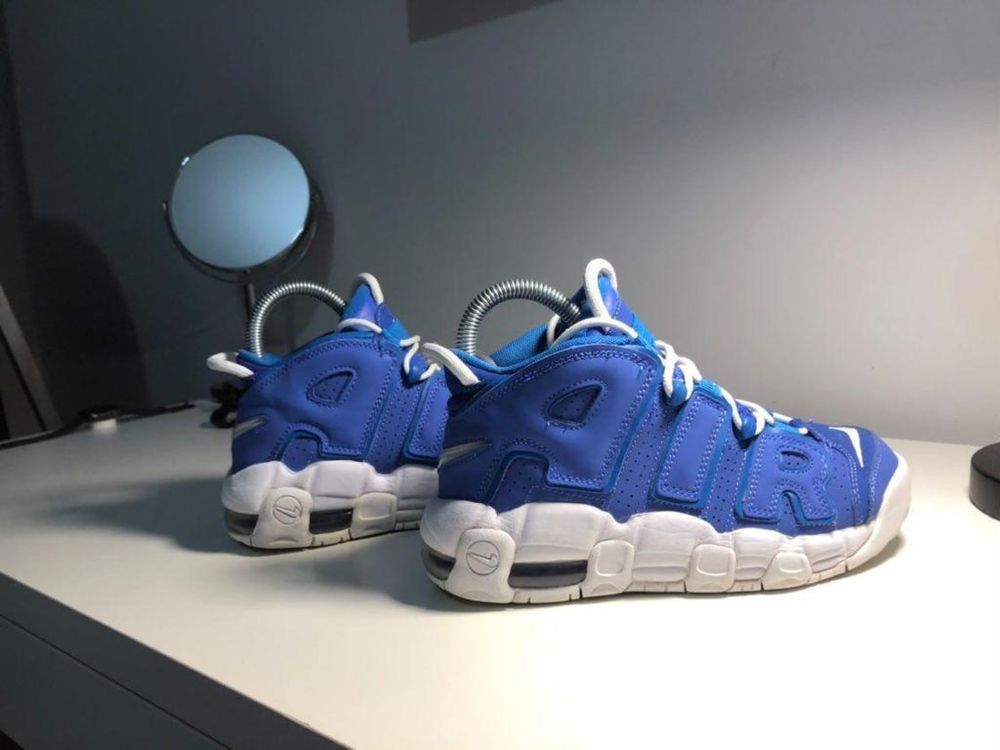 Nike air more uptempo