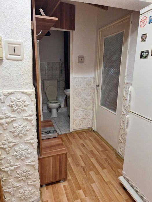 vând apatrament 3 camere