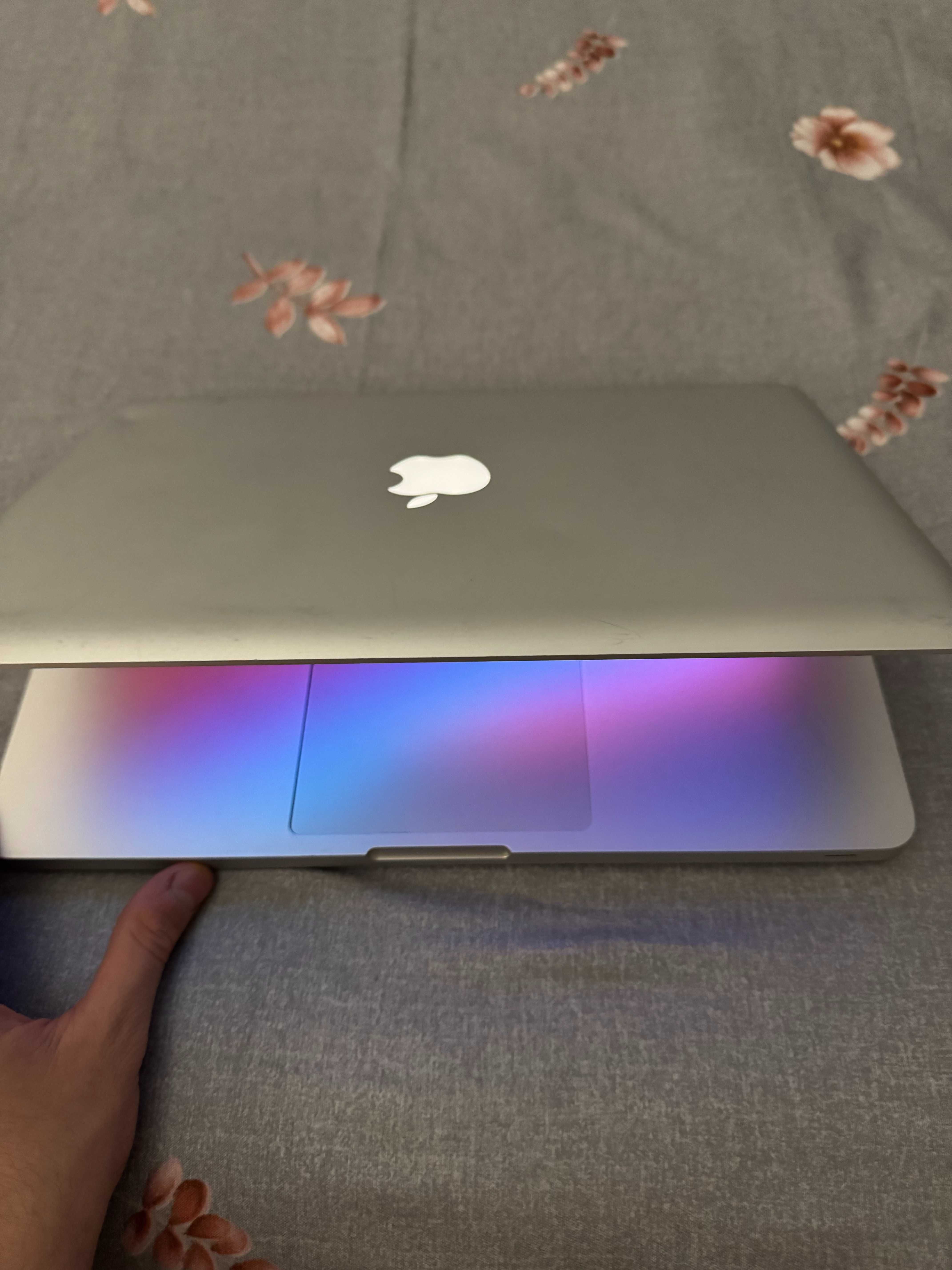 Apple MacBook 5.1  (13 inchi, aluminiu, late 2008 )