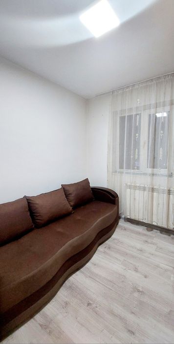 Nou!!! Închiriez garsoniera confort 3 zona centrala in Micro 14