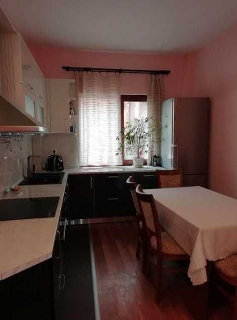 Дава се под наем Тристаен апартамент в Пловдив, Христо Смирненски - 90 кв.м за 418.2 € - Снимка #2