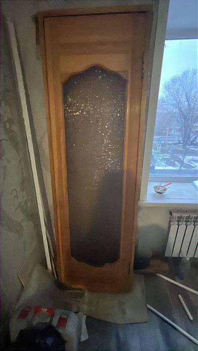Продам деревянную дверь
