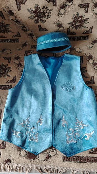 Казахская жилетка и тақия