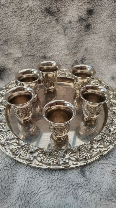 Посребрен поднос с чаши , и ваза с филигран