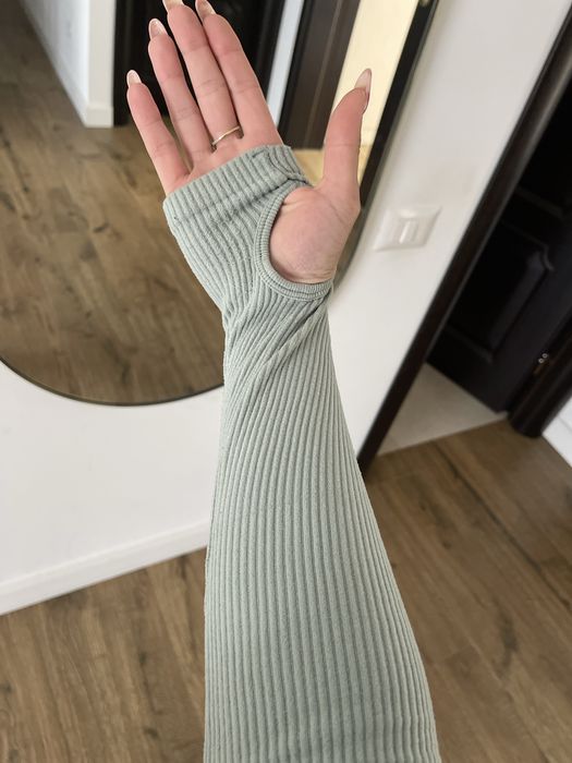 Bluza Zara cu o maneca