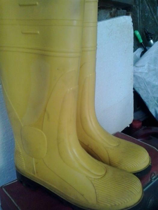 Сапоги с железным носком