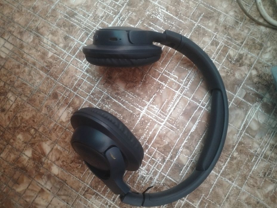 Сәлеметсізбе мына наушник құлағы үзіліп қалған өздерінііз жөндетіп