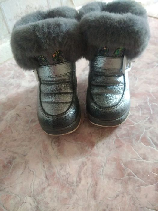 Продам сапожки детские