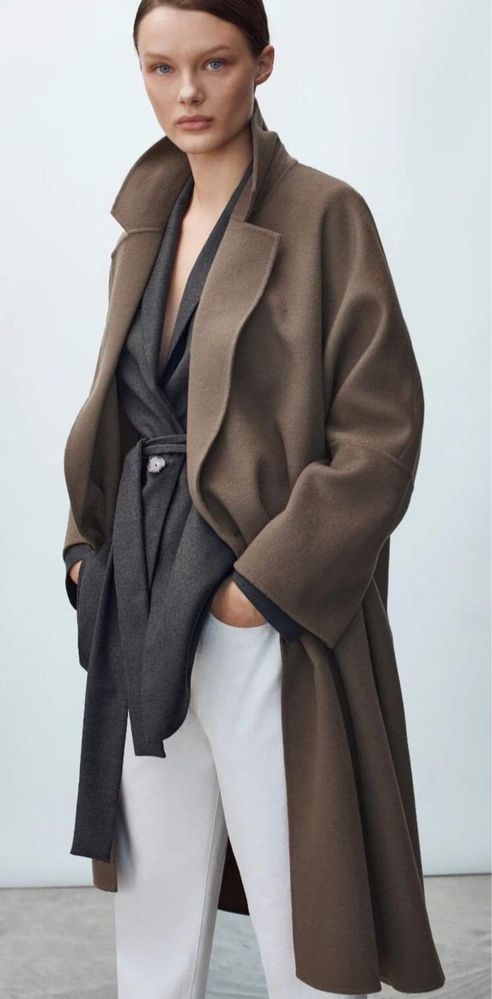 Чисто ново дамско палто на Massimo Dutti от вълна
