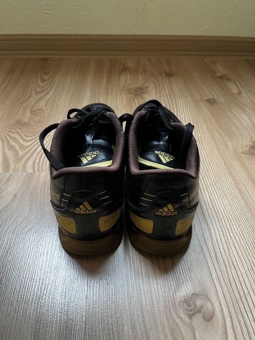 Обувки Adidas за футбол в зала