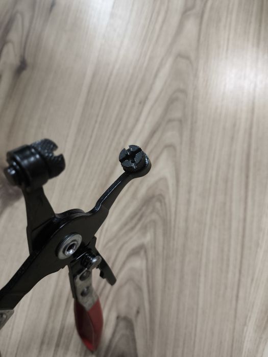 Клещи за скоби за водни съединения