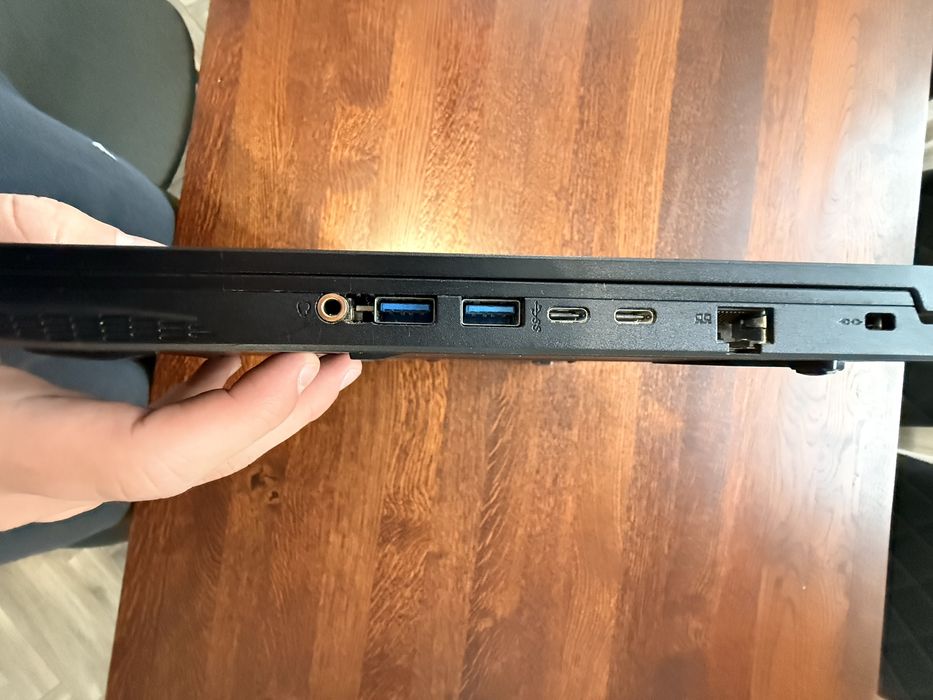 Laptop MSI Katana 120 Hz 24gb procesor: i7-10750H RTX2060 6GB