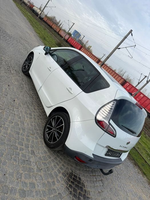 Renault scenic esdiție bose motor 1.6 dci 130 cp an fabricație 2012