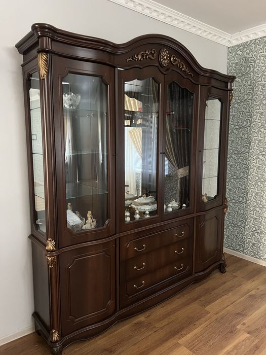 Продается сервант