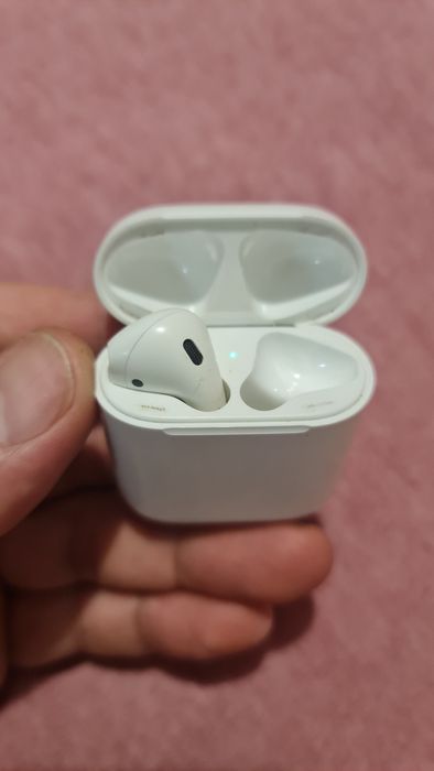 Casti aipods 1 stanga și case