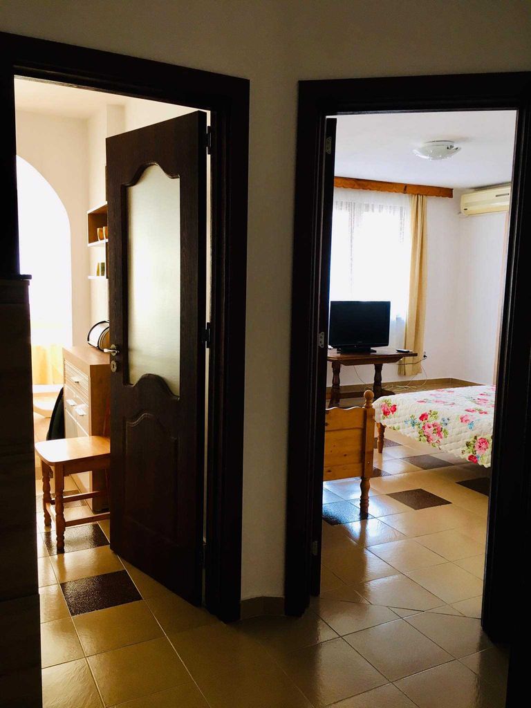 Дава се под наем Двустаен апартамент в Бургас, Център - 65 кв.м за 175 € - Снимка #10