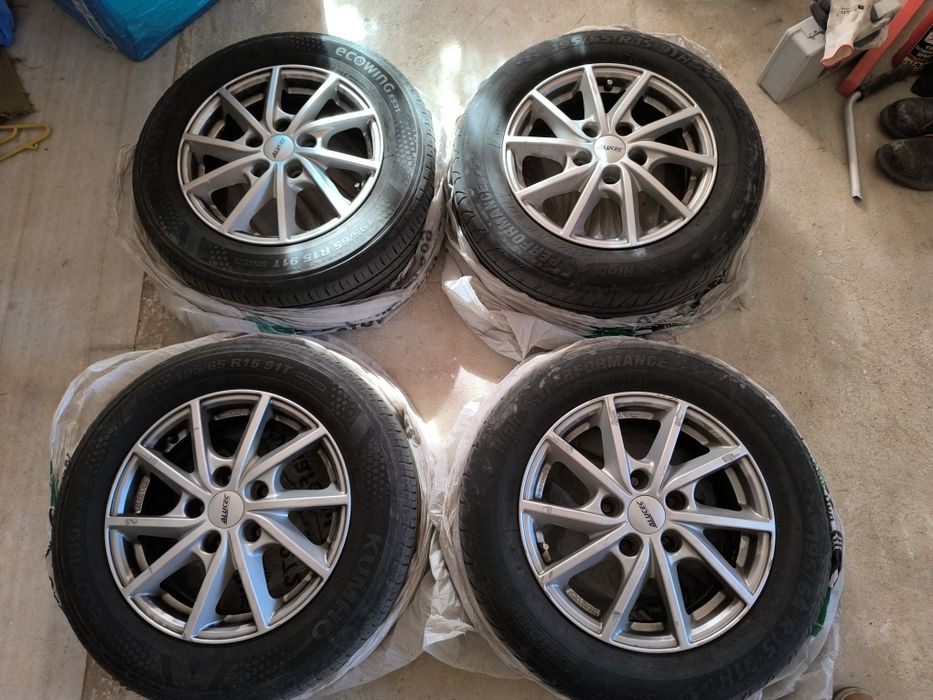 Cauciucuri 195/65 R15 + jante aliaj