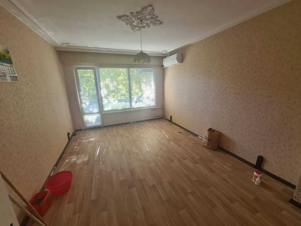 Дава се под наем Тристаен апартамент в Бургас, Зорница - 80 кв.м за 275 € - Снимка #4