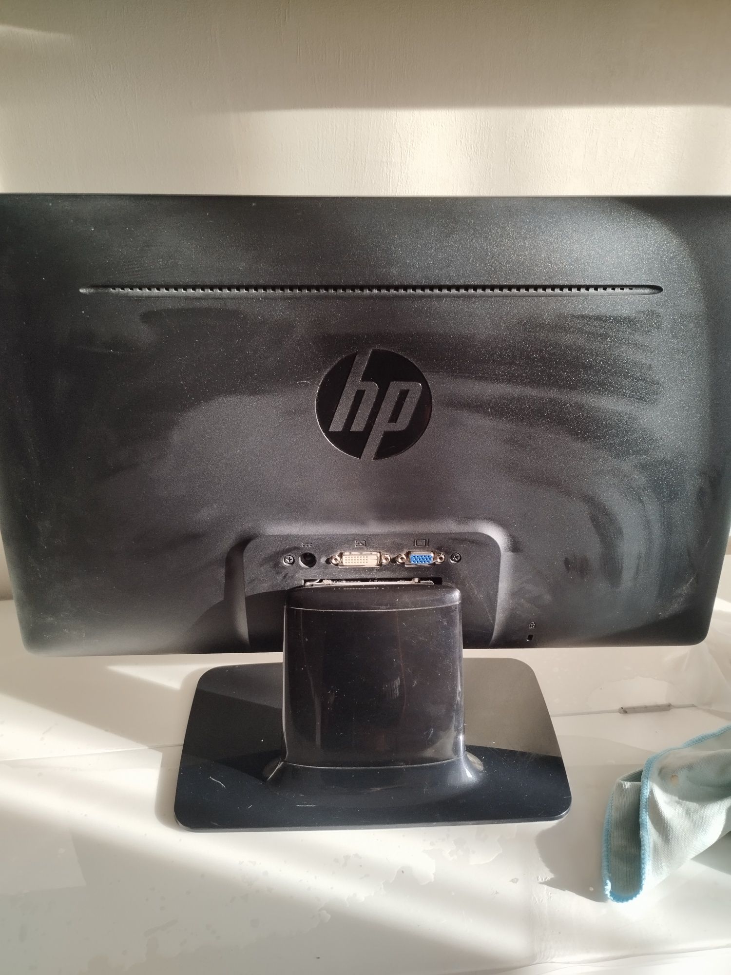 монитор hp 2011x