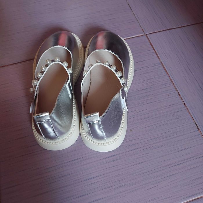 Pantofi evenimente argintii cu perle 36