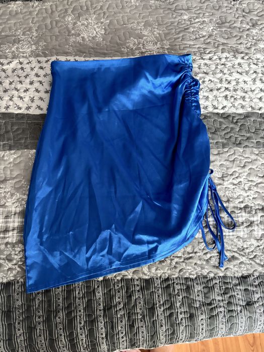 Сатенена пола в морско синьо