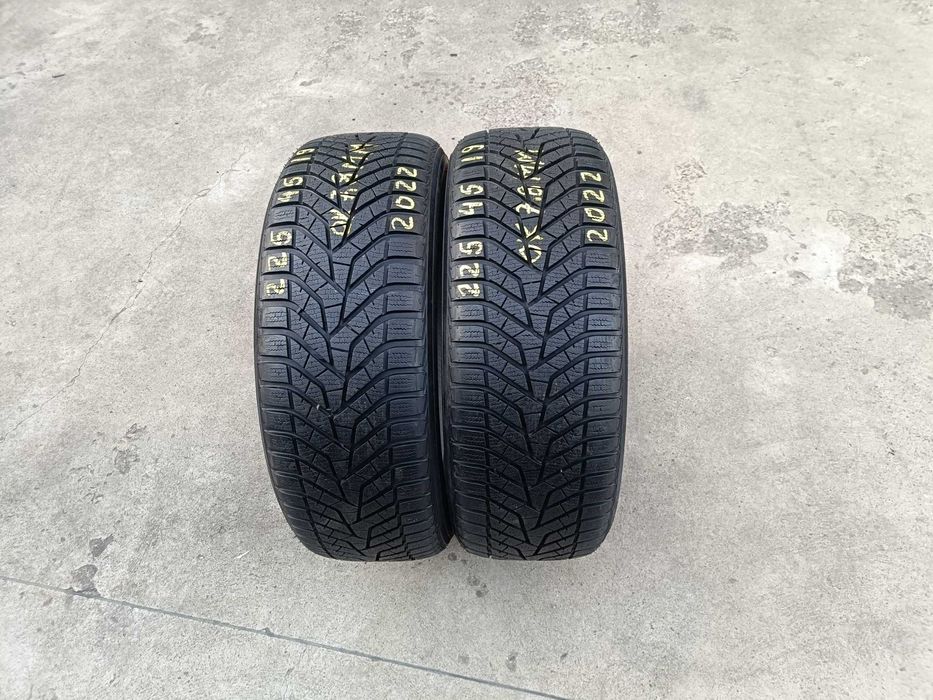 Doua anvelope iarna 225 45 19 Yokohama BluEarth Winter 7,8 mm 2022