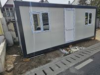 Vand containere tip birou casă de locuit