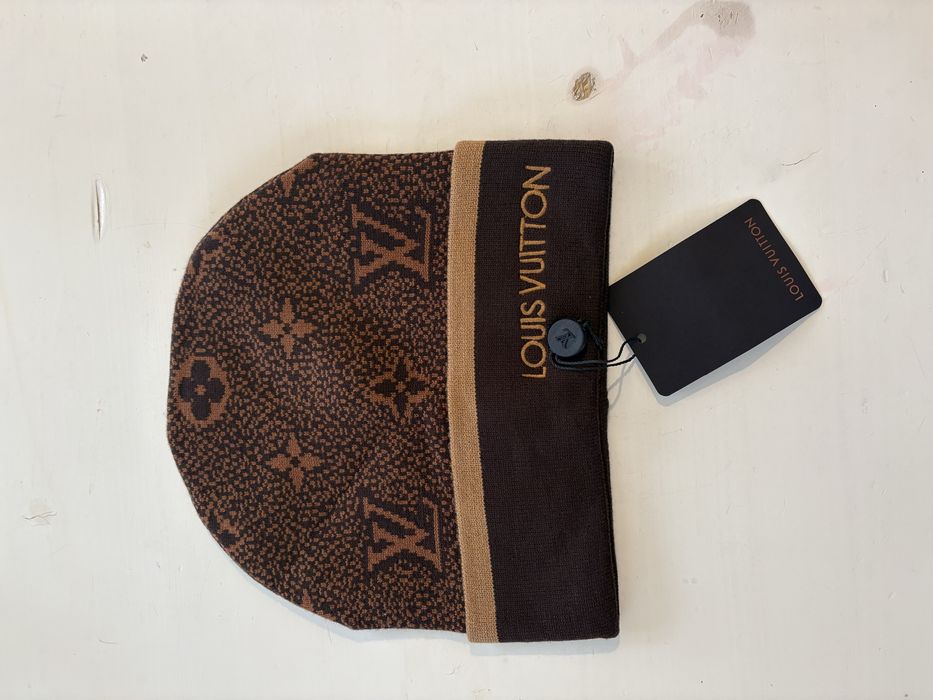 Caciula Louis Voitton Marimea este universala