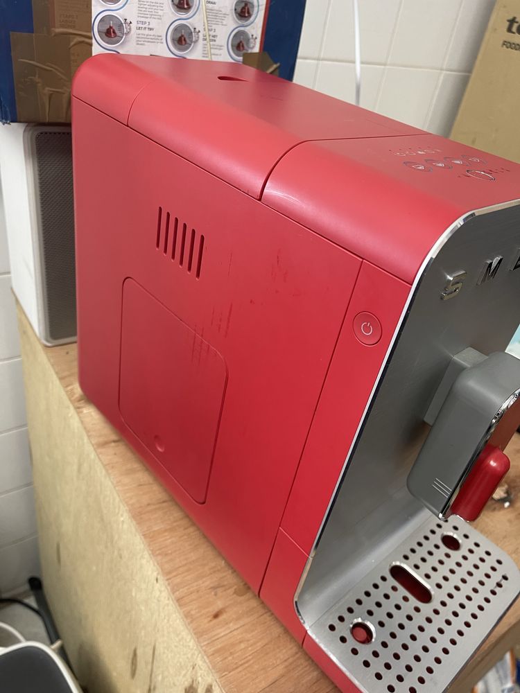 Автоматична еспресо кафемашина Smeg BCC01TPMEU, 50's Style, 1350 W