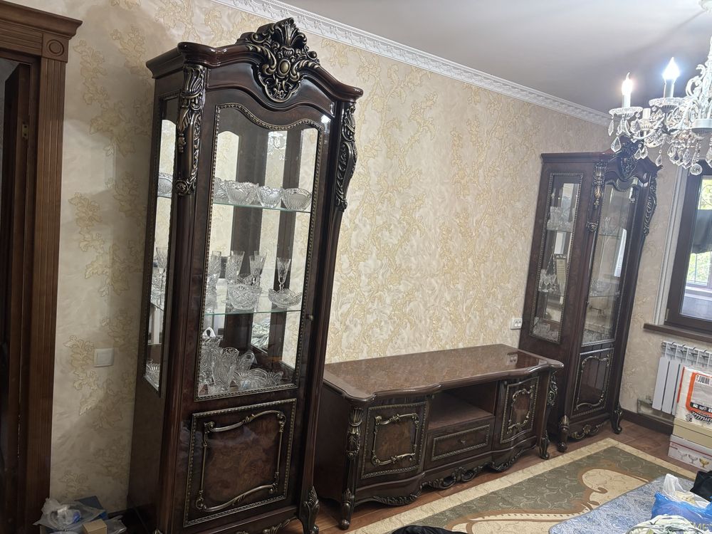 Продам стенку почти новая