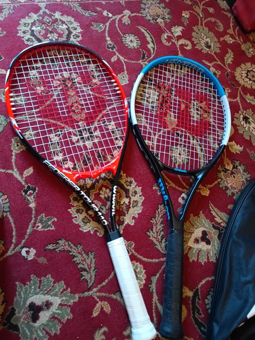 Rachete de tenis Dunlop și Wilson,