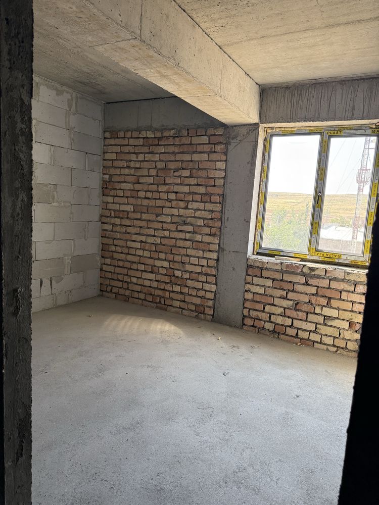 Navastroykada 1 xona uy sotiladi