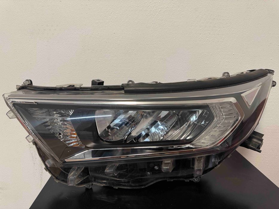 Фарове за Toyota Rav4