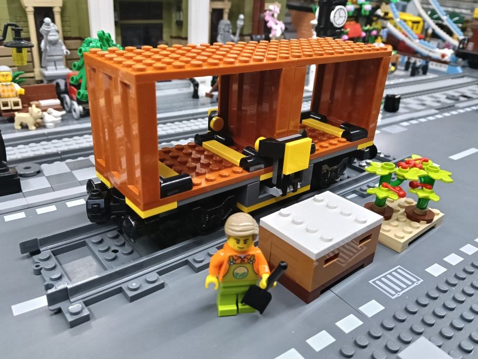 Lego 60336 vagon și stivuitor.