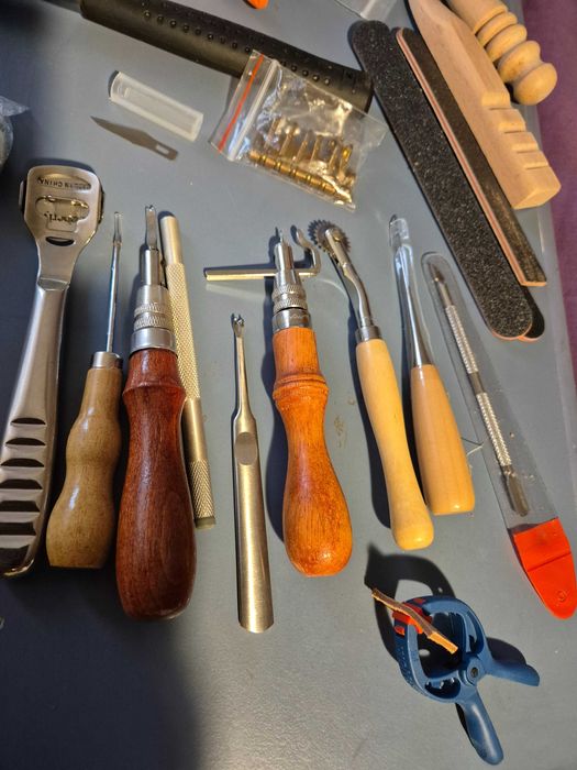 Set de unelte prelucrare piele (set scule pentru artizanat din piele}