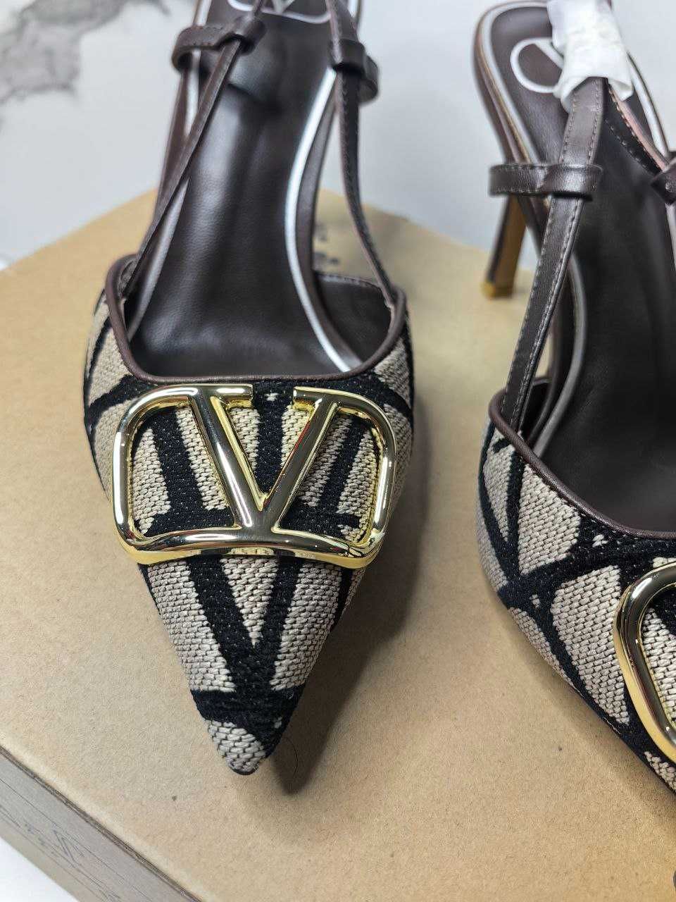 Дамски Токчета обувки Valentino 37 38 номер