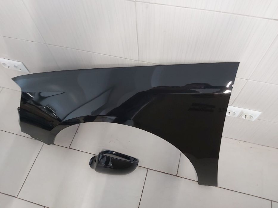 Aripa Fata+Capac Oglinda Stanga VW Passat B6 2005-2011 (LC9X (Negru))