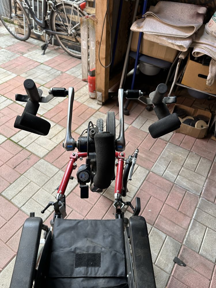 Bicicleta pt scaun rulant handicap batrani sau dizabilitati