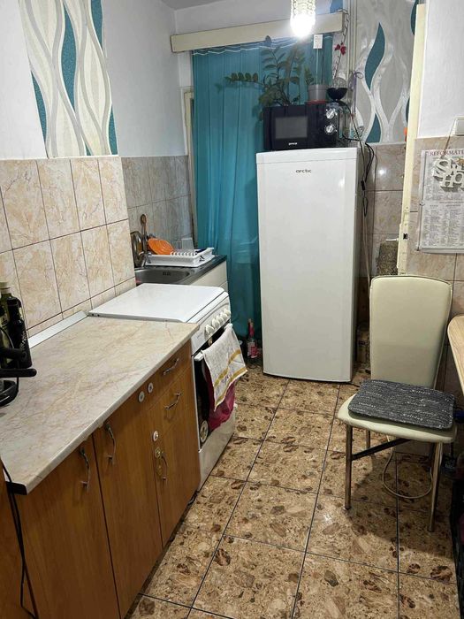 Dau in chirie apartament 2 camere Oradea