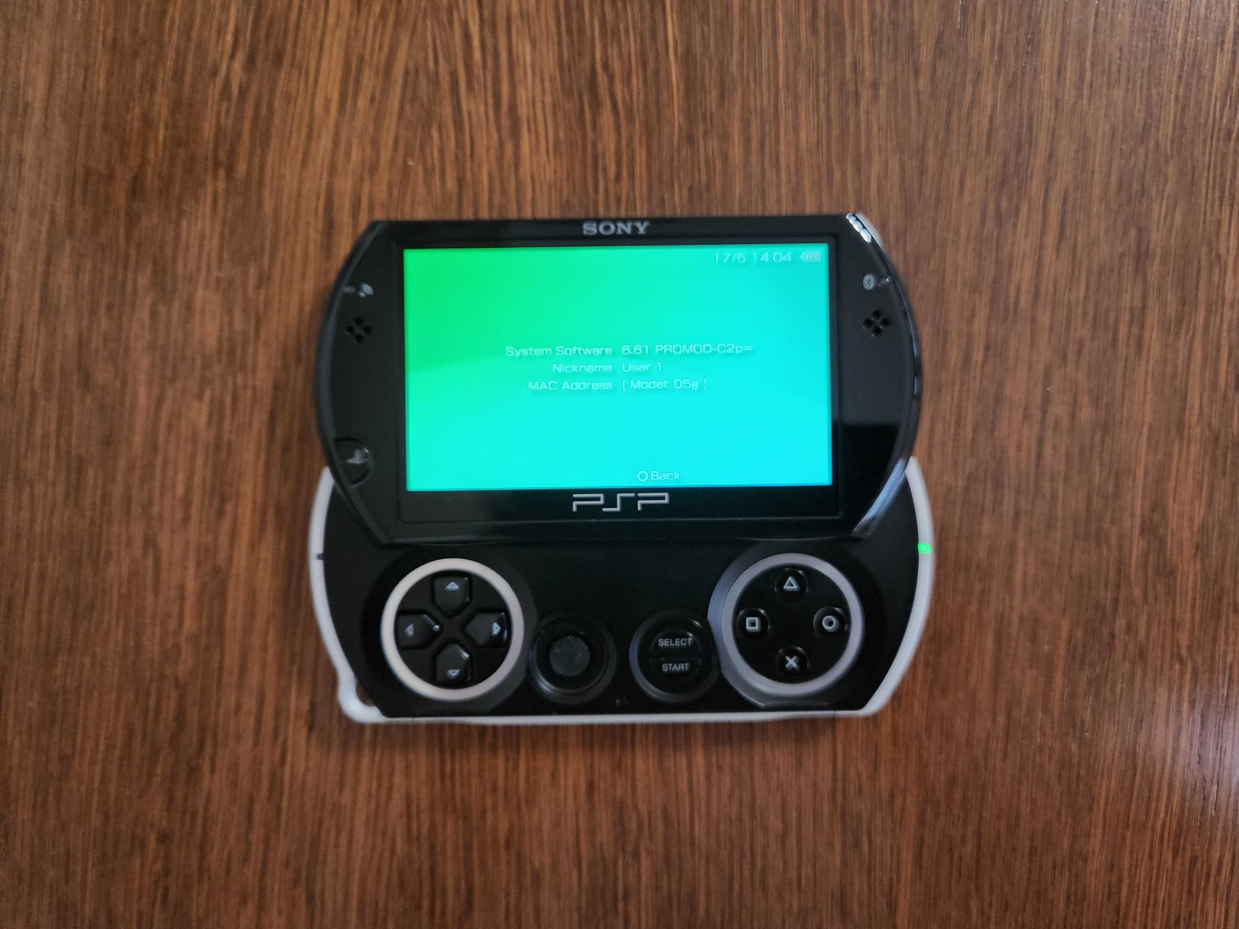 PlayStation Portabil (PSP) Go (N1001) - ca nou, modat, cu card de 8GB
