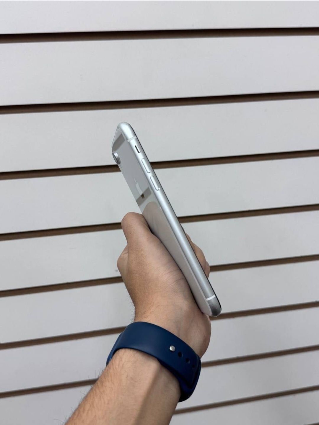 Iphone xr 128 gb xotira