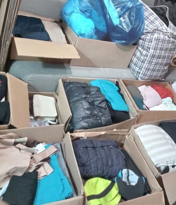 Срочно отдам даром много вещи. Мужск, женс, детский