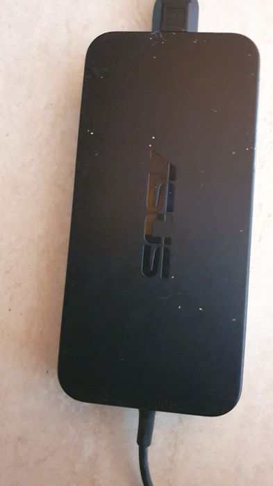 Alimentator laptop Asus Dell posibil defecte