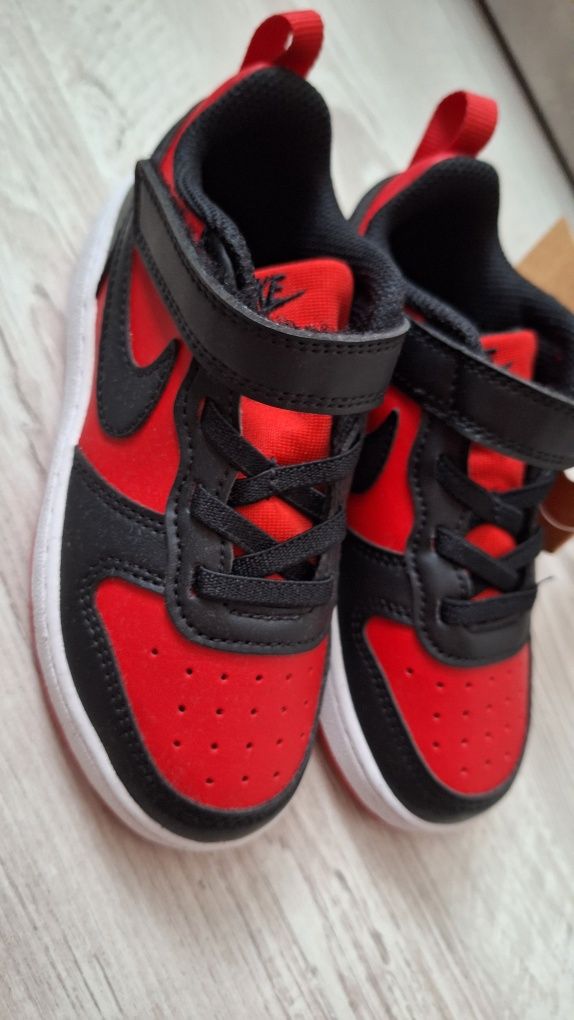 Nike НОВИ кожени маратонки 27номер