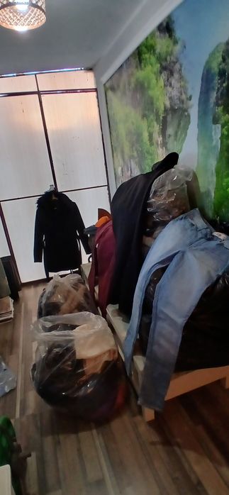 Lot de haine/ genți dama/ pantofi