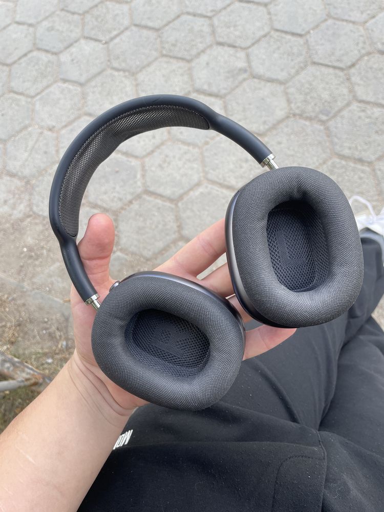 Продам airpods max оригинал
