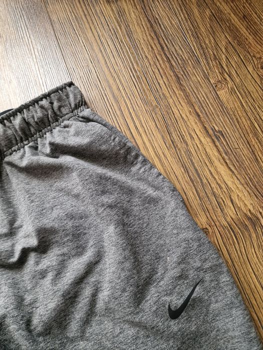 Страхотно мъжко спортно долнище NIKE  размер S