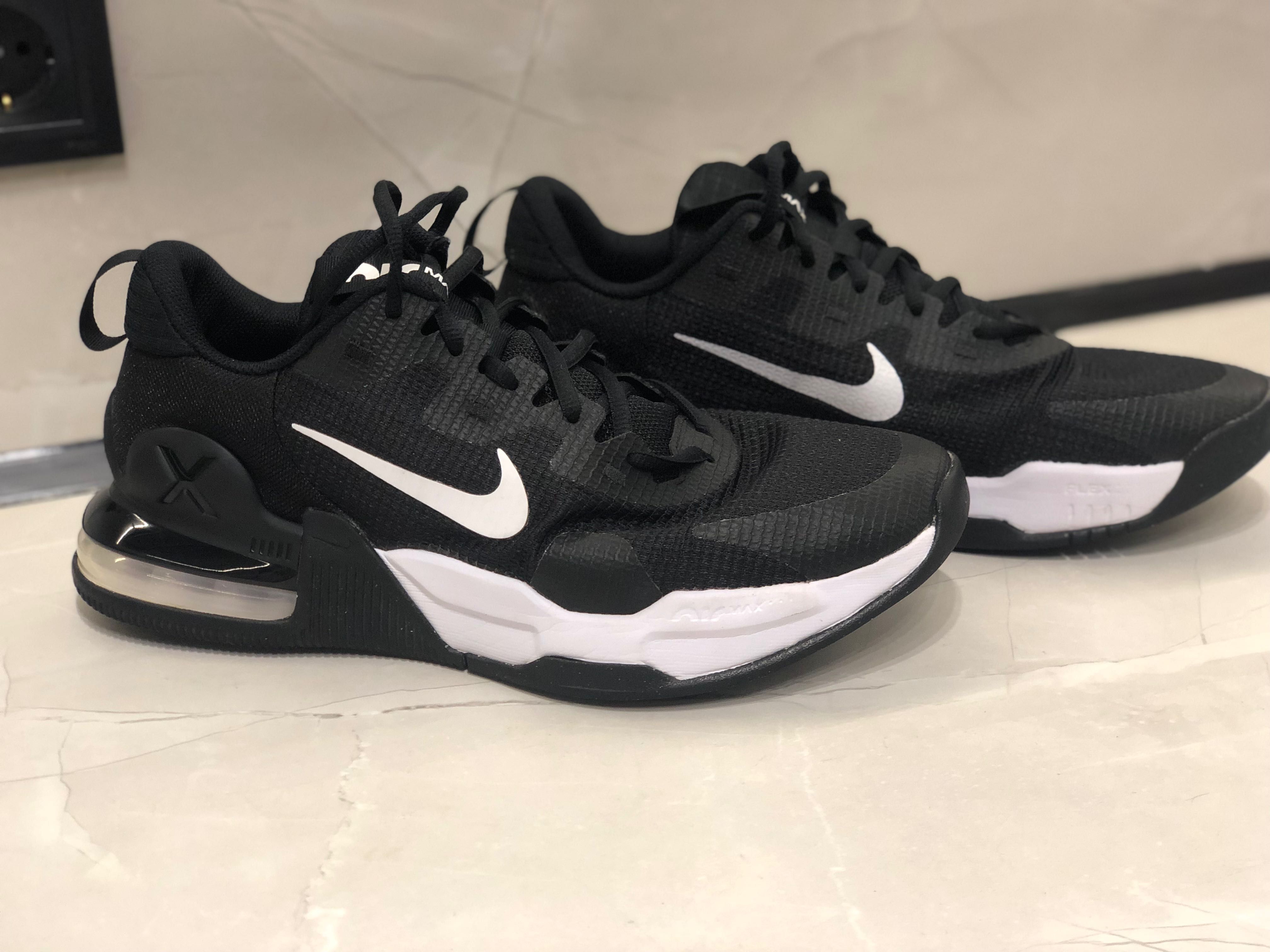 NIKE air max  нови